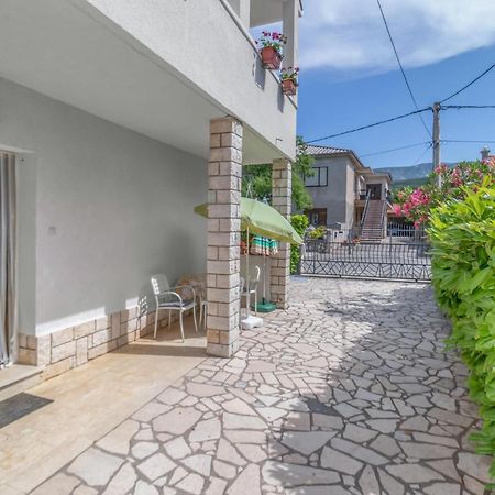 Amazing apartment in Jadranovo with 3 Bedrooms&WiFi Buitenkant foto