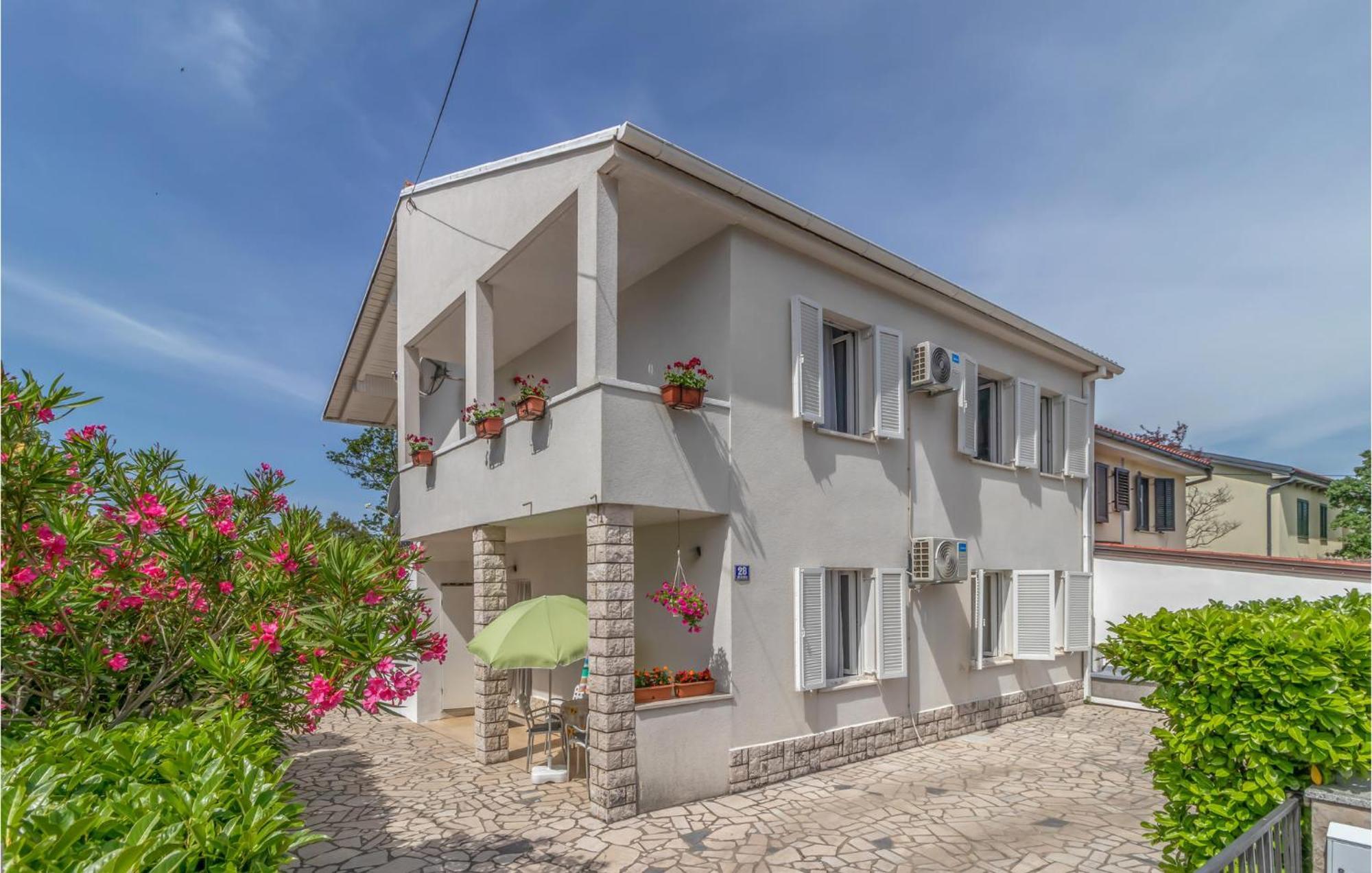Amazing apartment in Jadranovo with 3 Bedrooms&WiFi Buitenkant foto