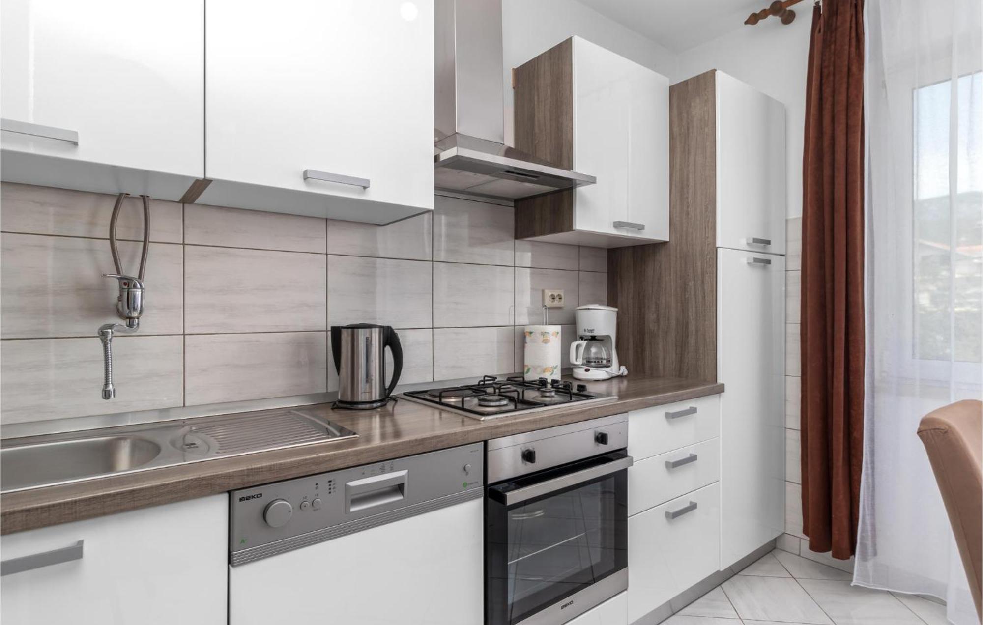 Amazing apartment in Jadranovo with 3 Bedrooms&WiFi Buitenkant foto